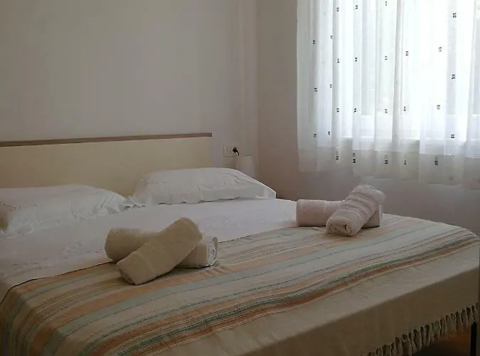 Violeta 2 Apartment *