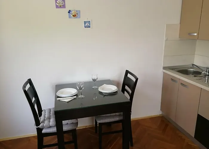 Violeta 2 Apartment *